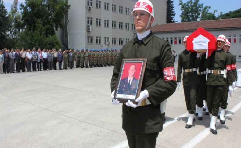 Şehit başçavuş jandarma kışlasından Kur’an okunarak uğurlandı