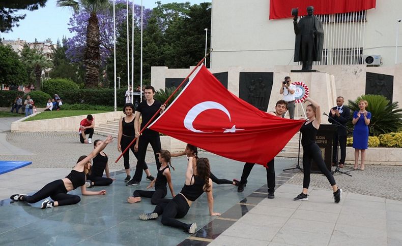 Selçuk'ta 19 Mayıs törenle kutlandı