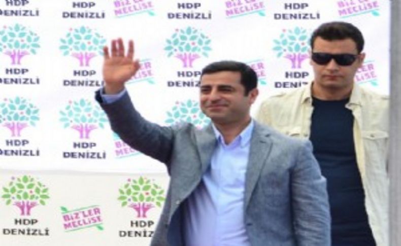 Demirtaş'ın benzetmeleri Denizli mitingine damga vurdu