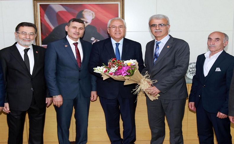 Selvitopu: Siyaseti bitirdik, hizmete yoğunlaştık