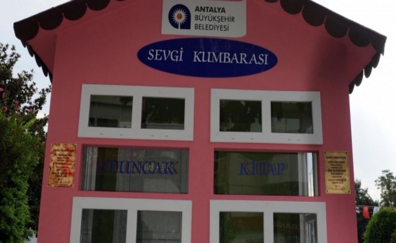 Sevgi Kumbarası'nda kitap ve oyuncak birikecek