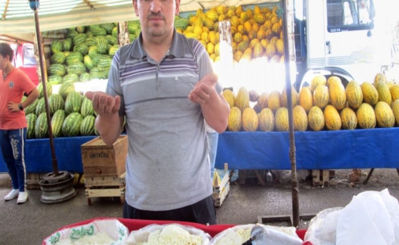 Seydişehir esnafı pazar alışverişine dua ile başlıyor