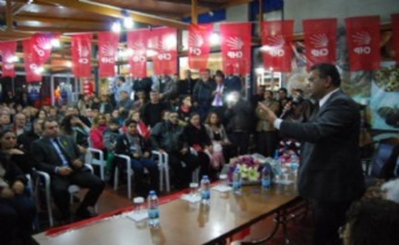 Hüseyin Sezer'e Bornova'da büyük ilgi