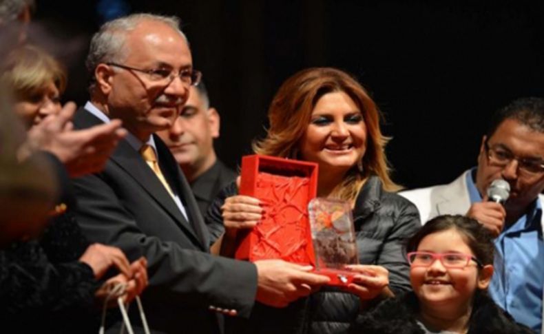 Sibel Can 20 bin hayranını coşturdu
