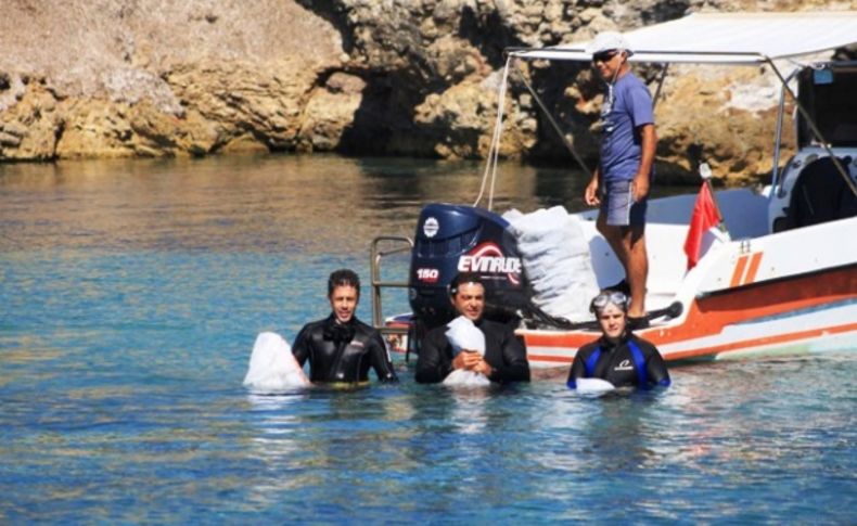 Sığacık koylarında deniz ve kıyı temizliği yapıldı