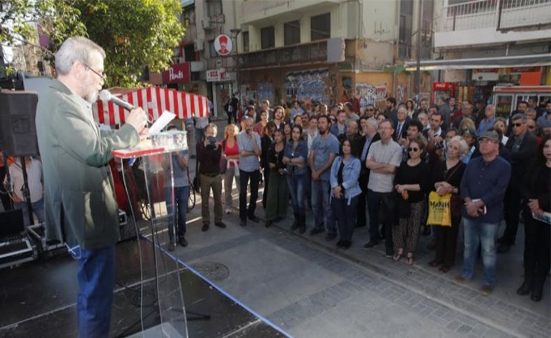 Şiirler bu kez Alsancak’ta okundu