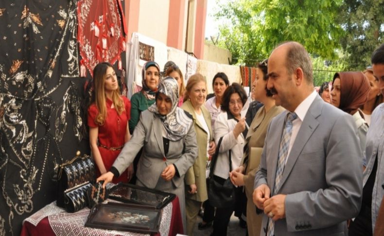 Siirt Halk Eğitim Merkezi kursiyerleri yıl sonu sergisi açtı