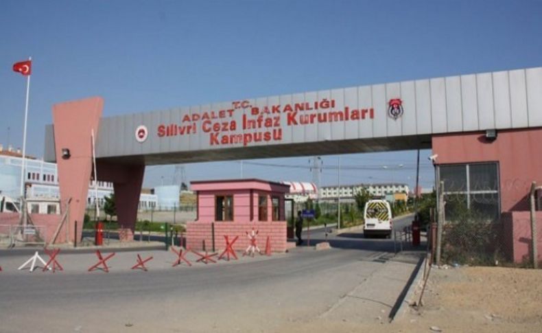 Silivri'de tutuklu yarbay kendini astı