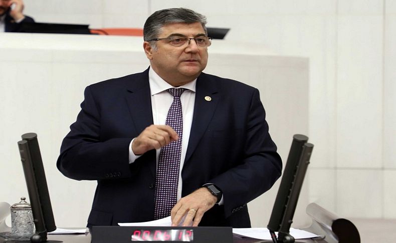 Sındır: Okul ismi değiştirmekle daha 'nitelikli' bir eğitim verilebileceği mi düşünülmekte!