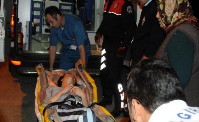 Sinir Krizi Geçiren Kadin Balkona Çikip, Intihar Etmek Istedi