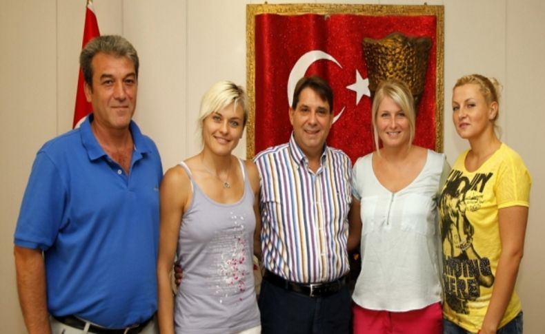 Sırp hentbolcular, Tartan'la tanıştı
