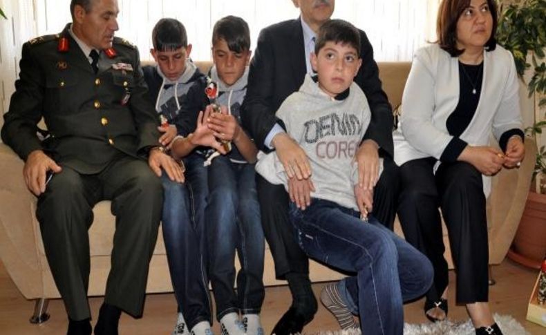 Sivas Protokolünden Çocuk Ve Yaşlilara Bayram Ziyareti
