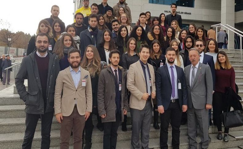 Siyaset platformu üyeleri Meclise çıkarma yaptı