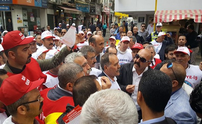 Konak'ta slogan gerginliği!