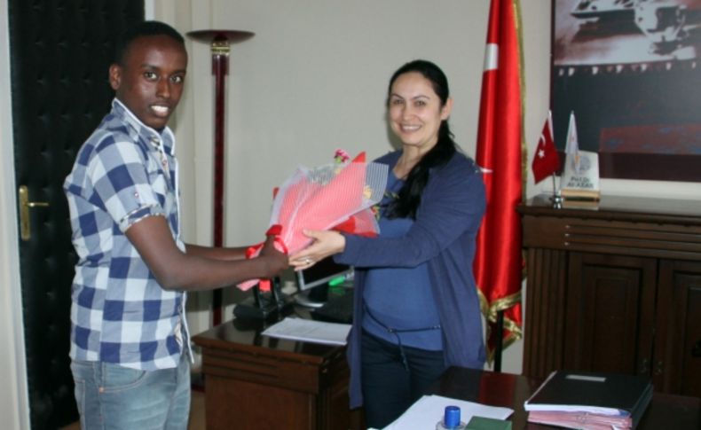 Somalili öğrencilerden Anneler Günü sürprizi