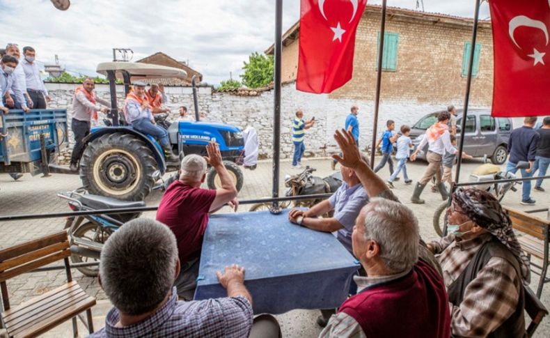 Soyer karakılçık buğdayı hasadına katıldı! Üreticiye müjdeyi verdi