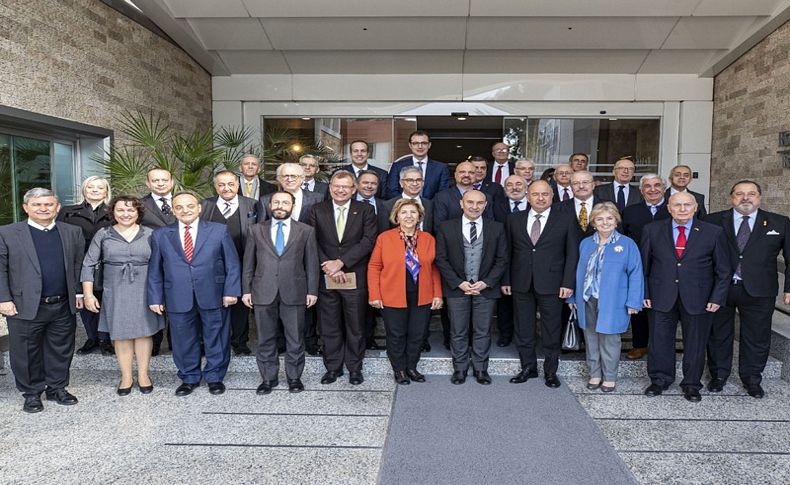 Soyer fahri konsoloslarla bir araya geldi