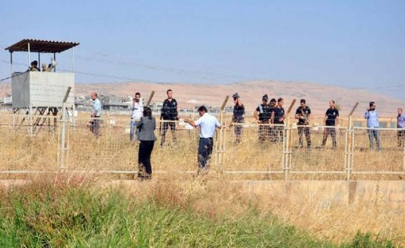 Suriye Sinirindaki Nusaybin'de Duvar Örme Çalişmalari Başladi (2)