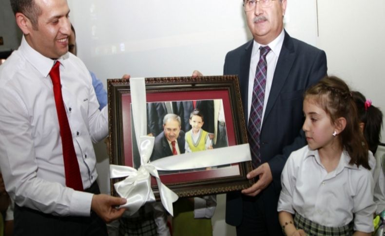 Suriyeli bin öğrenci karne sevinci yaşadı