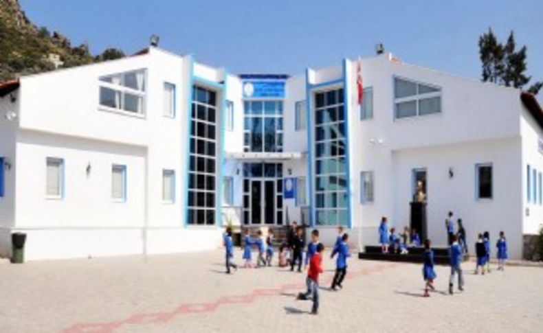 Tacizle suçlanan öğretmen görevden alındı