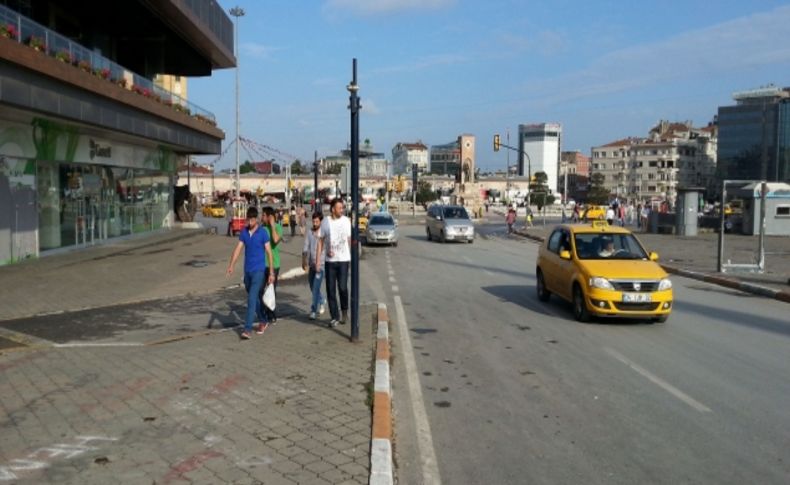 Taksim, hafta sonuna sakin başladı