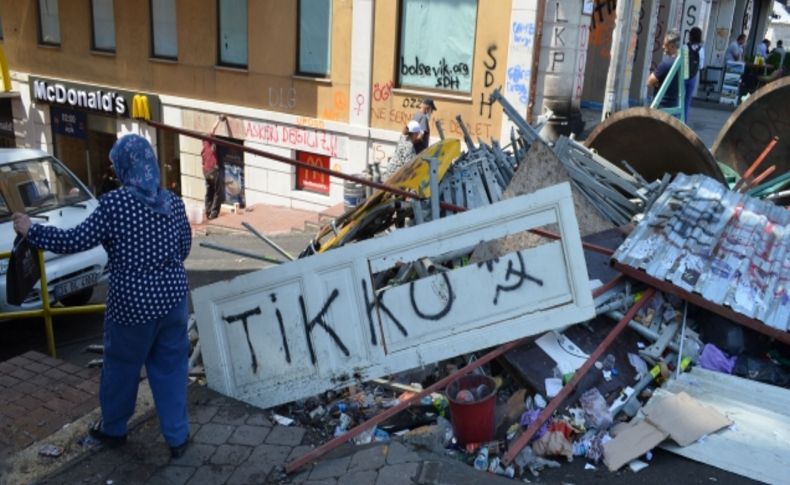 Taksim'e çıkan yollar hala kapalı
