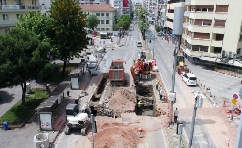 Talatpaşa Bulvarı’nda altyapı mesaisi