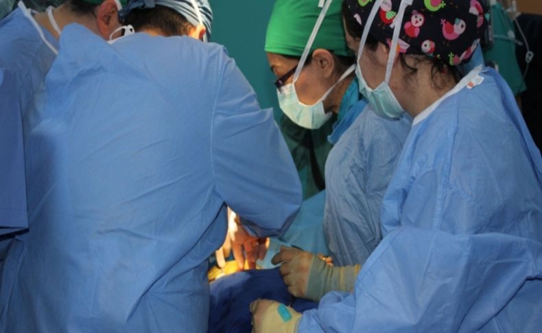 Tansiyon hastasına şah damarı operasyonu