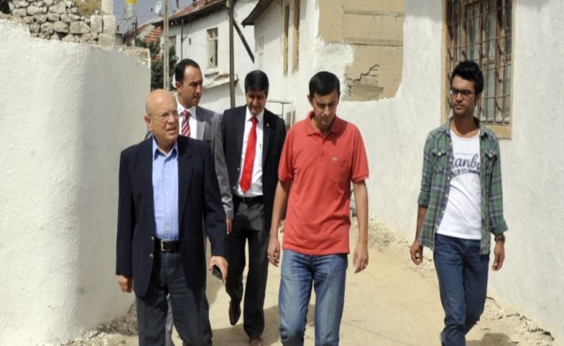 Tapucak’ta sokaklar tarihi dokusuna uygun yeniden ele alınıyor