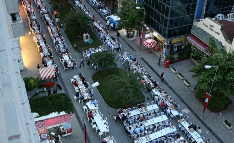 Tarihi Çarşı’da bin kişilik iftar sofrası