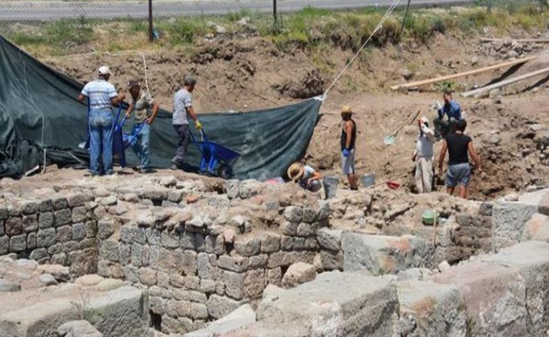 Tarihi Kleopatra hamamı gün ışığına çıkıyor