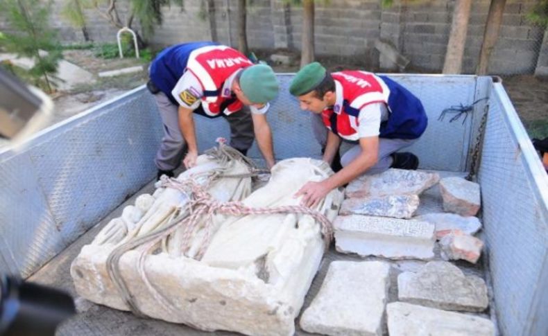 Tarladan tarihi eser çıktı