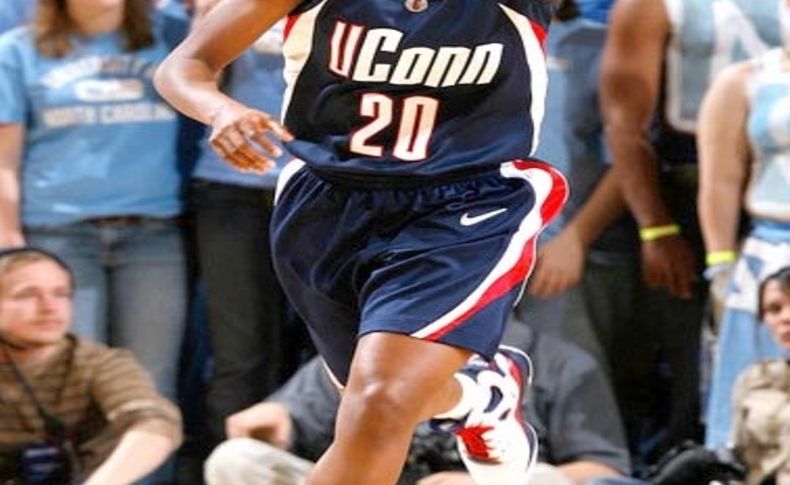 Tarsus, ABD'li Renee Montgomery'le Anlaştı
