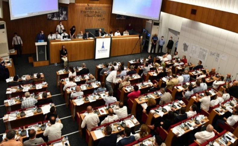 Tartışmalara neden olan toplu ulaşım sitemindeki değişiklik Mecliste kabul edildi