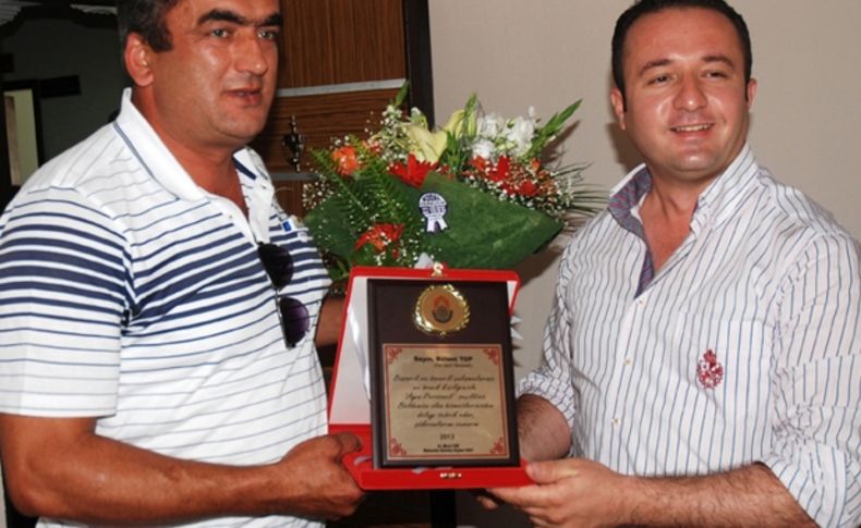 Taşeron firmanın personeli belediyede ayın personeli seçildi