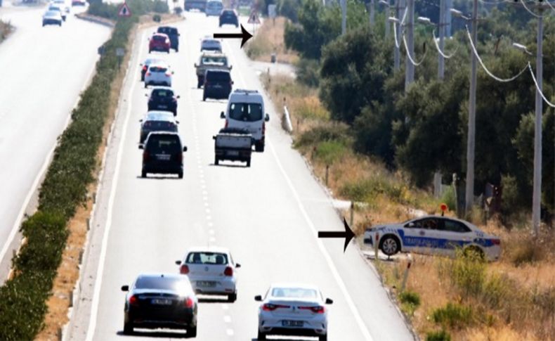 Tatil için akın ettiler... Maket polis aracıyla uyarıldılar