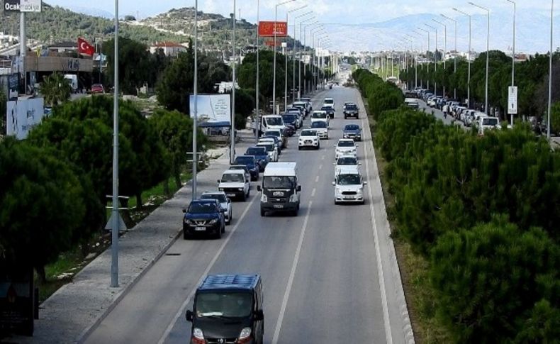 Tatilciler kısıtlama öncesi Çeşme'ye akın etti