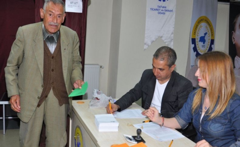 Tatvan TSO'da Bilal Dağdağan güven tazeledi