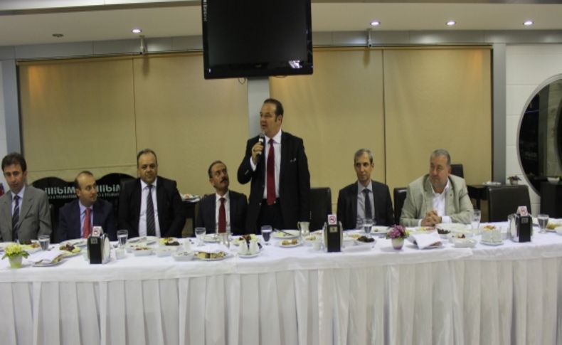 Tayini çıkan emniyet müdürüne veda yemeği verildi