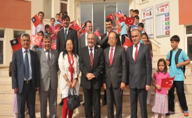 Tayvan Büyükelçisi, Samanyolu Koleji'ne hayran kaldı