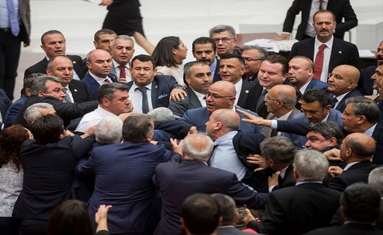 TBMM Genel Kurulu'nda gerginlik