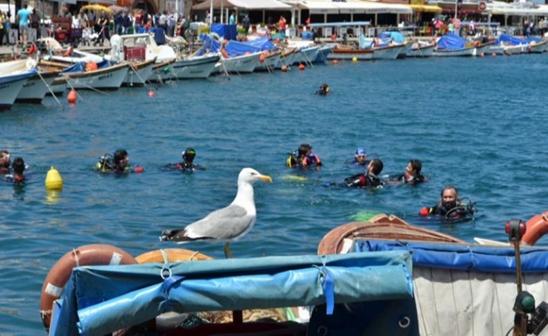 Temiz Foça için el ele