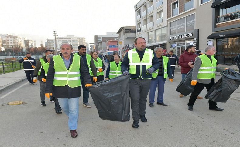 Temizlik ekibi Balatçık Mahallesi'nde