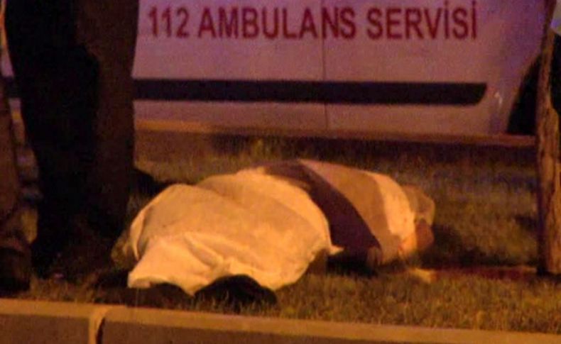Tinercilerin kovaladığı genç, otomobil çarpması sonucu öldü
