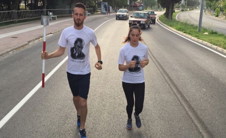 Tire'de görme engelli sporcu, gençleri temsilen koştu