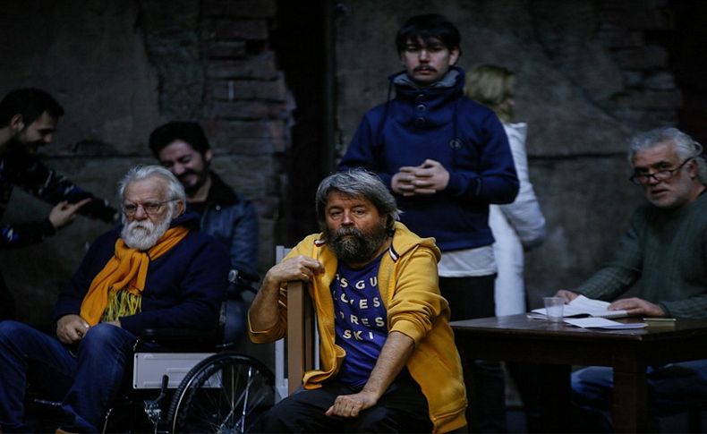 Tiyatro oyunu için akıl hastanesinde eğitim aldılar