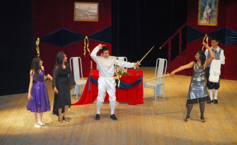 Tiyatro festivalinde perde açılıyor