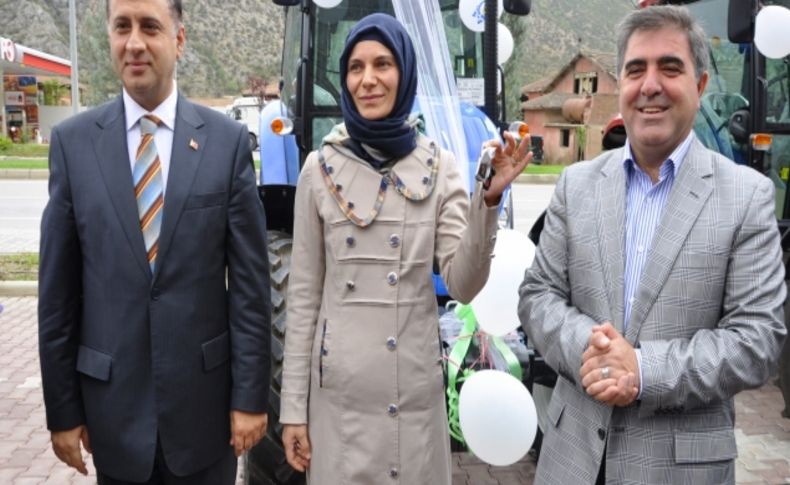TKDK Amasyalı çiftçilere traktörlerini teslim etti