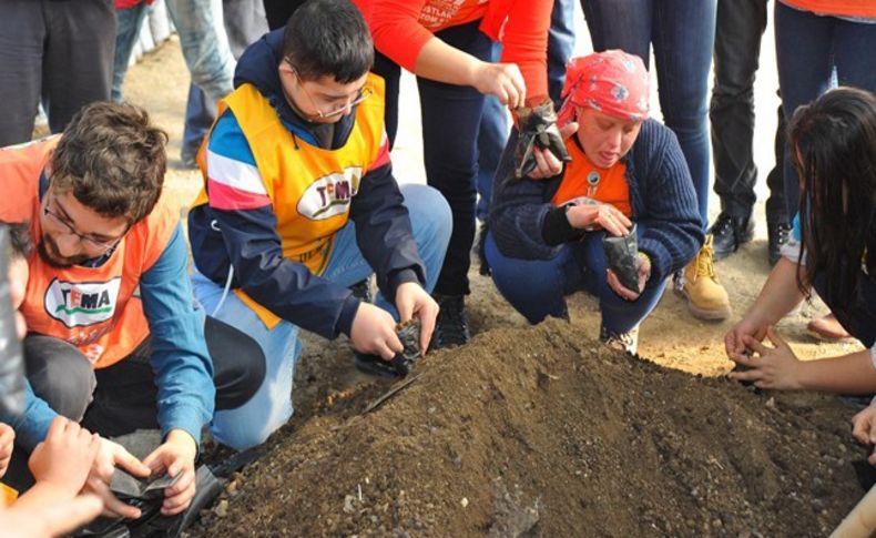 'Sakin Şehir'de Down sendromlu çocuklar tohum ekti