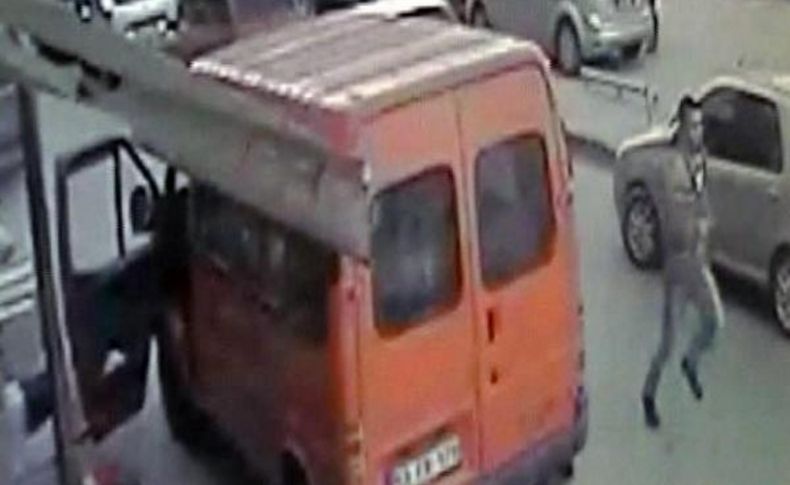 Trafikteki Sopali- Silahli Kavga Güvenlik Kamerasina Takildi